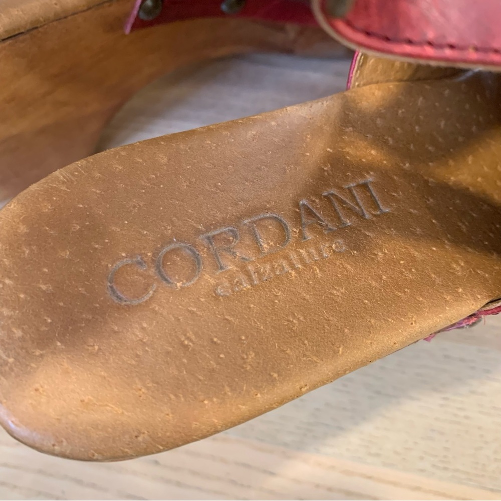 Women's Red Leather Clogs - Picture 4 of 8